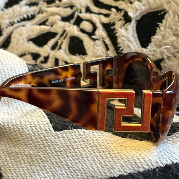 Versace Tortoise Shell Sunglasses - Picture 4 of 8